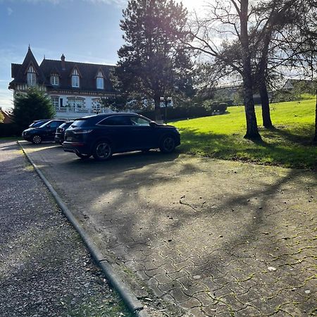 Un Appartement Dans Un Chateau Deauville Eksteriør billede