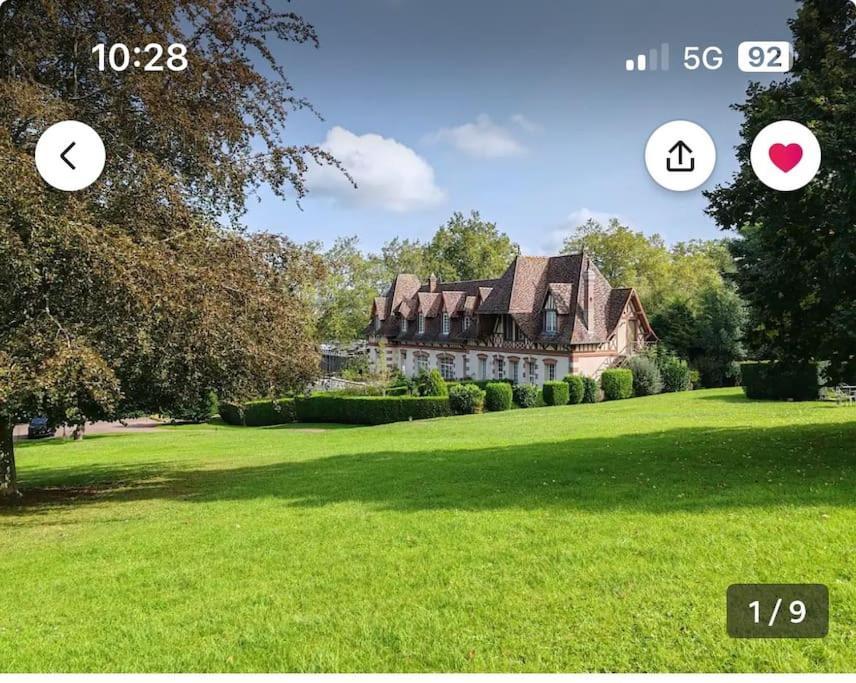 Un Appartement Dans Un Chateau Deauville Eksteriør billede